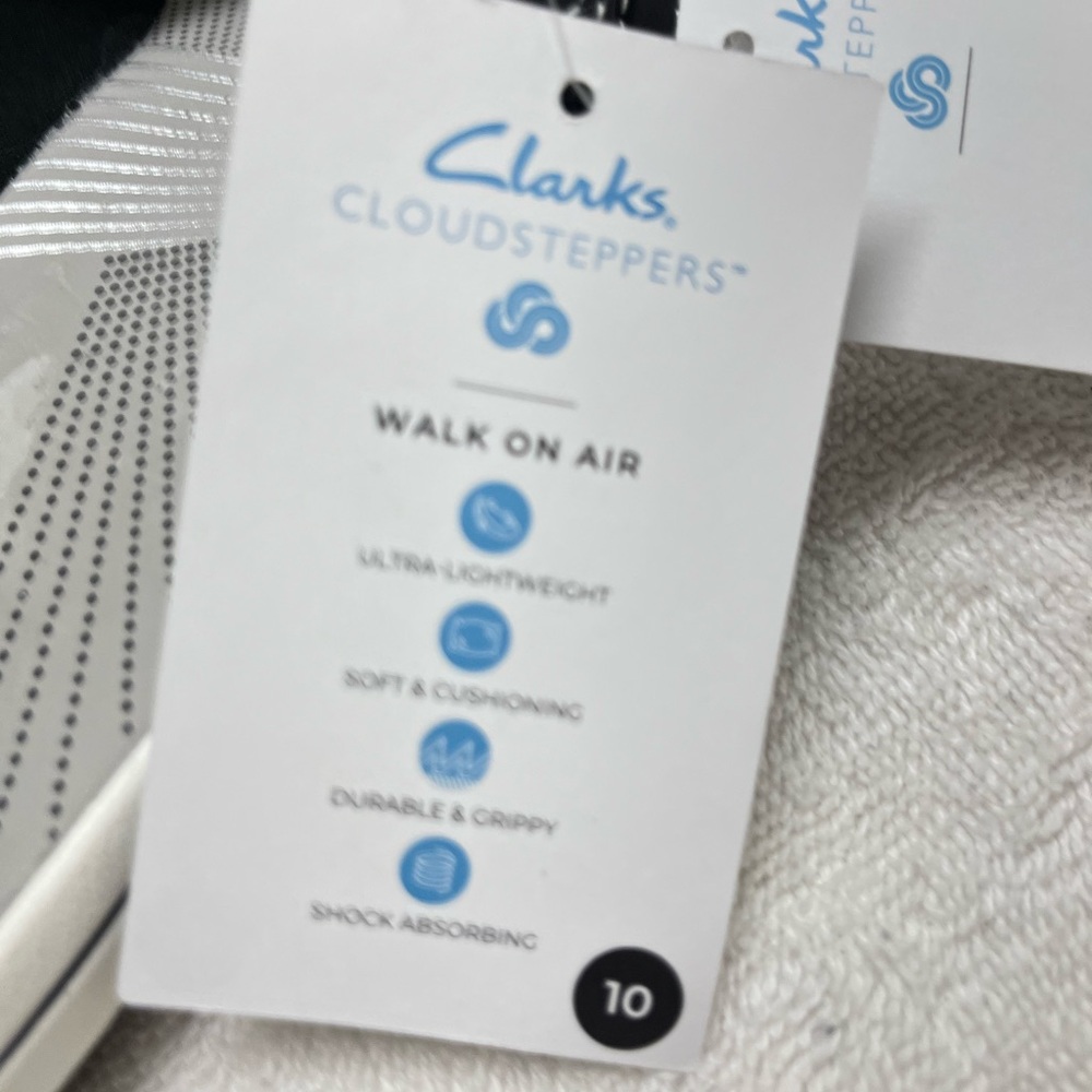 NEW. Clarks Cloudsteppers Breeze Reyna sandals - Picture 9 of 9